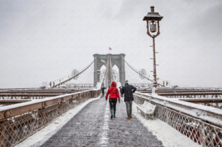 New York Brooklyn Bridge snowfall