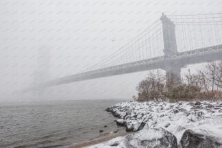 Manhattan bridge in winter, New York City