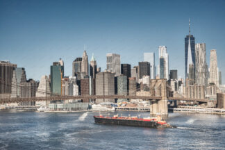 Brooklyn Bridge ad Downtown Manhattan