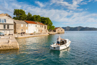 Veli Iz, Croatia