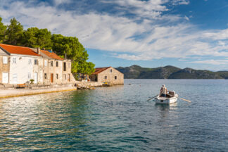 Veli Iz, Croatia